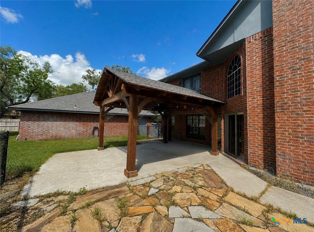 main property photo 41