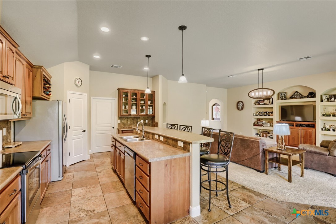 main property photo 8