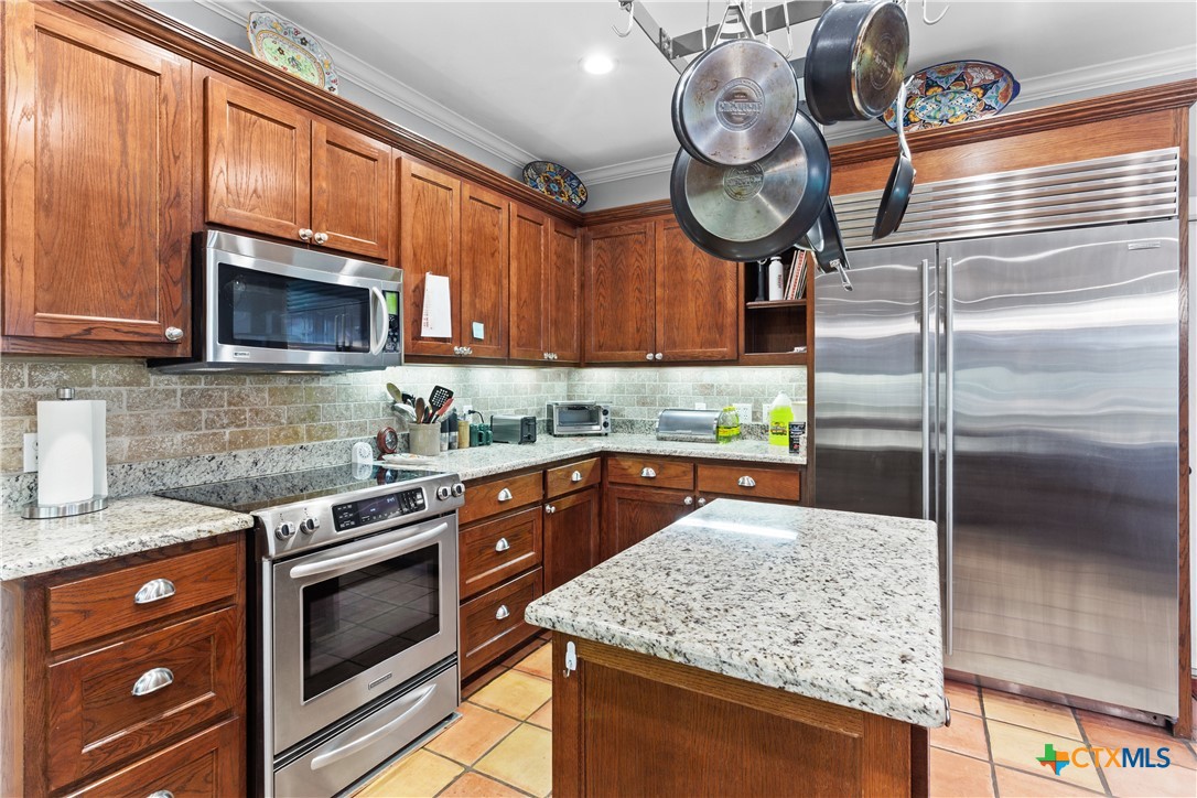 main property photo 10
