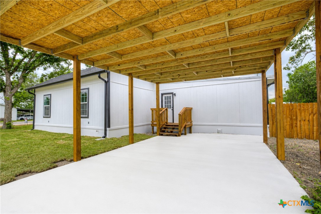 main property photo 32