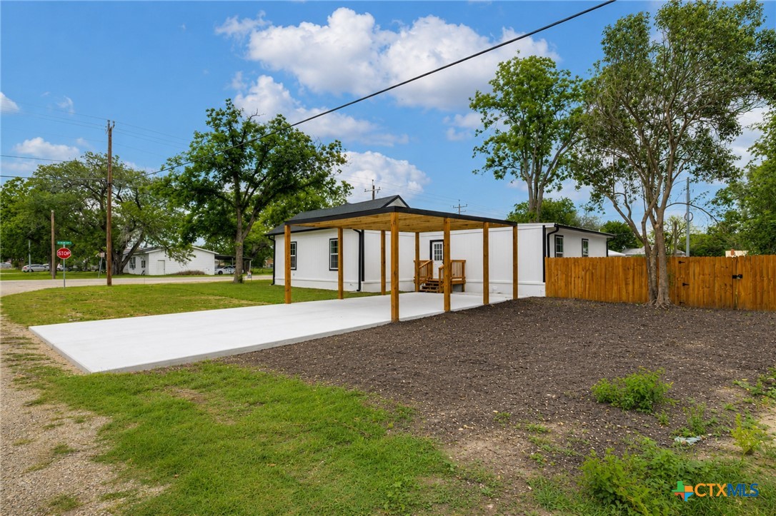 main property photo 33