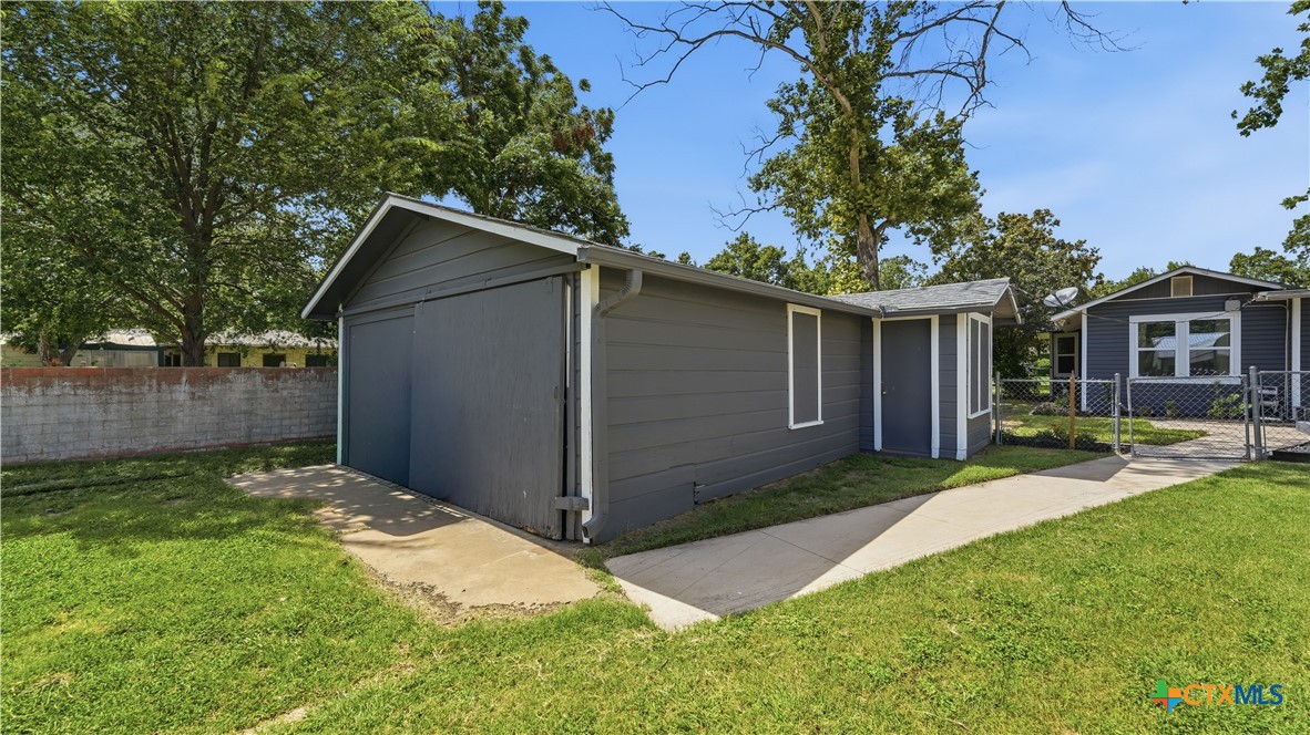 main property photo 26