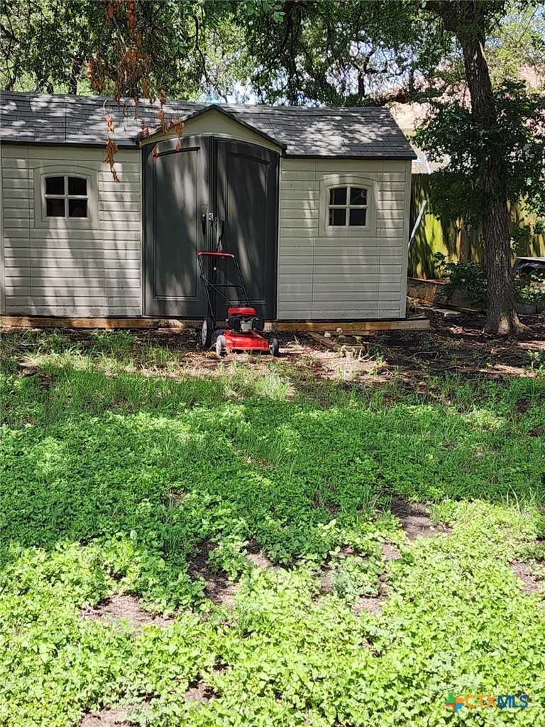 main property photo 10