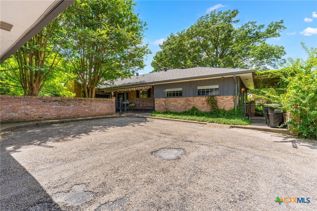 main property photo 38