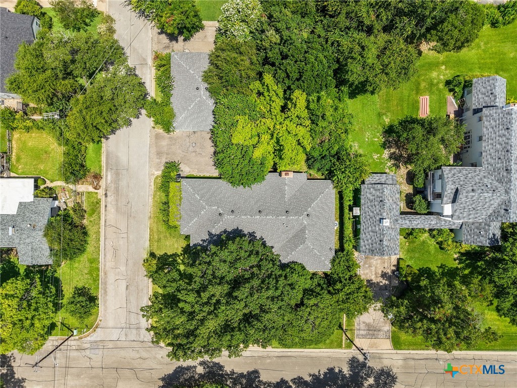 main property photo 41