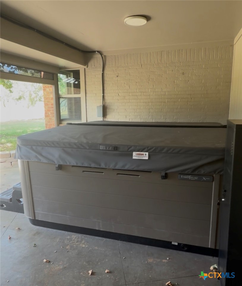 main property photo 19