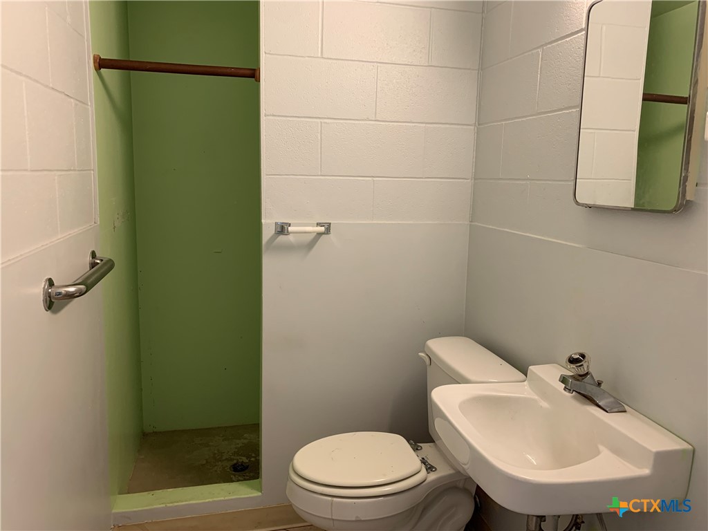 main property photo 39