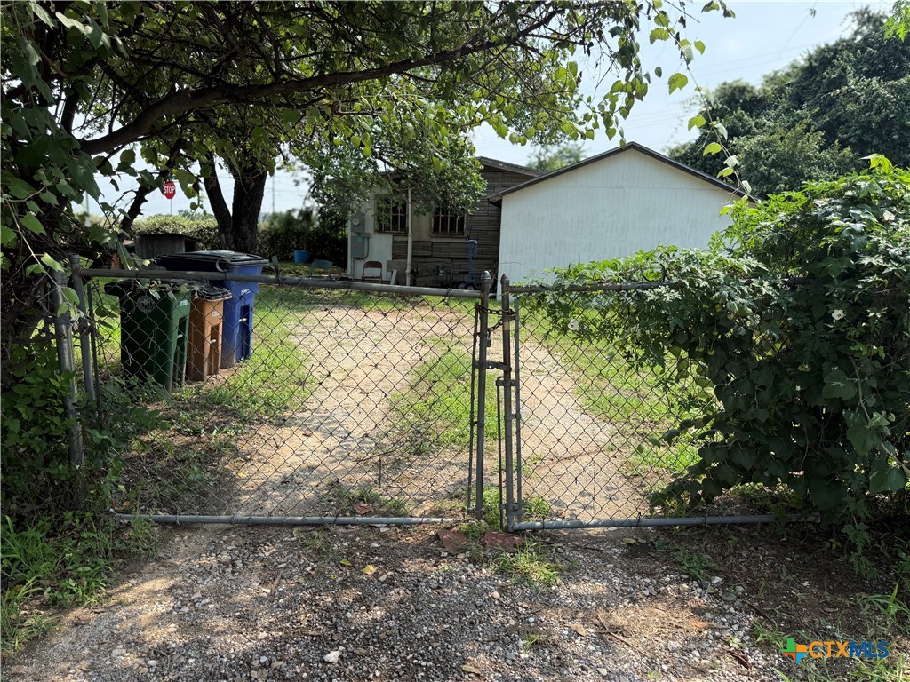 main property photo 11