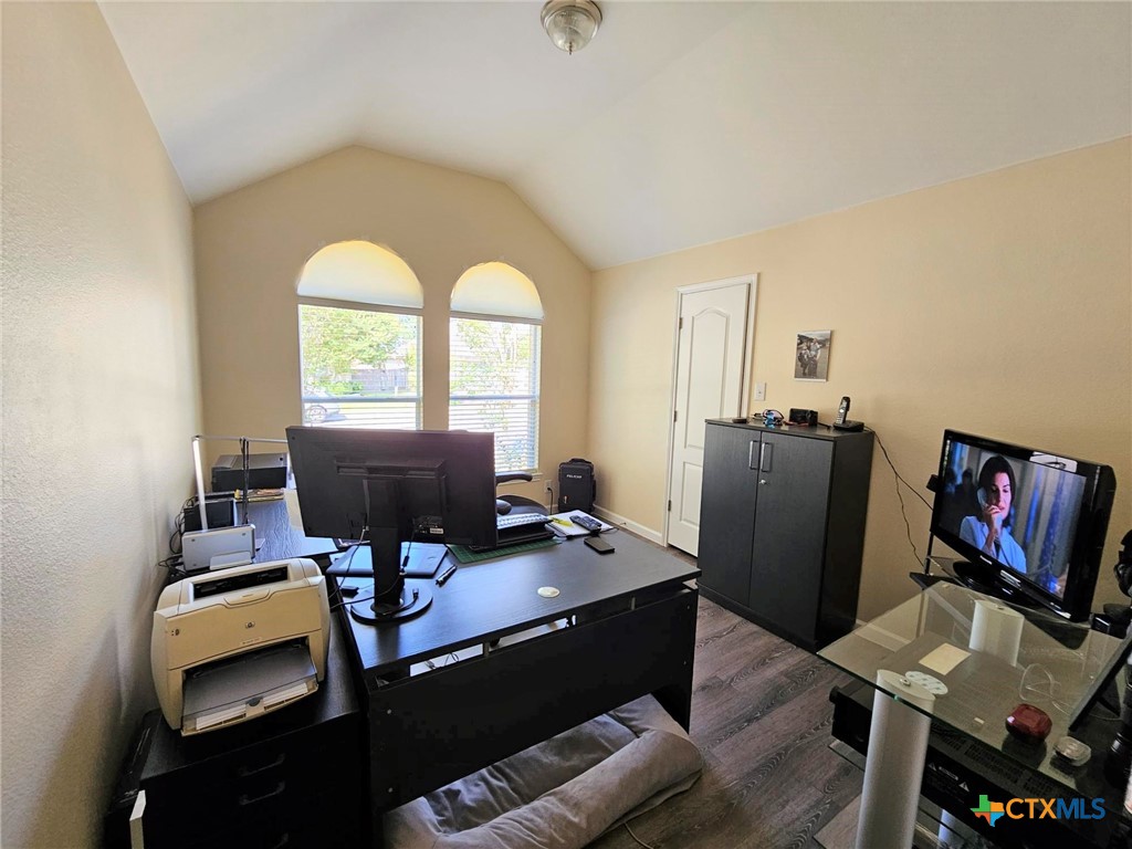 main property photo 25