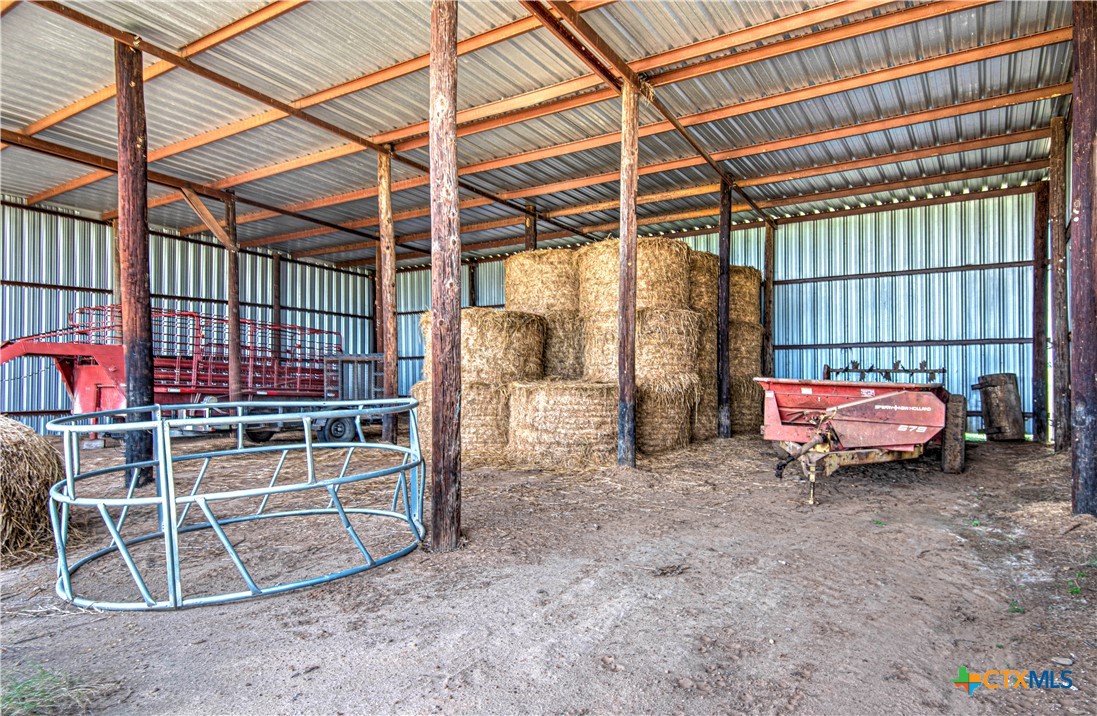 main property photo 40
