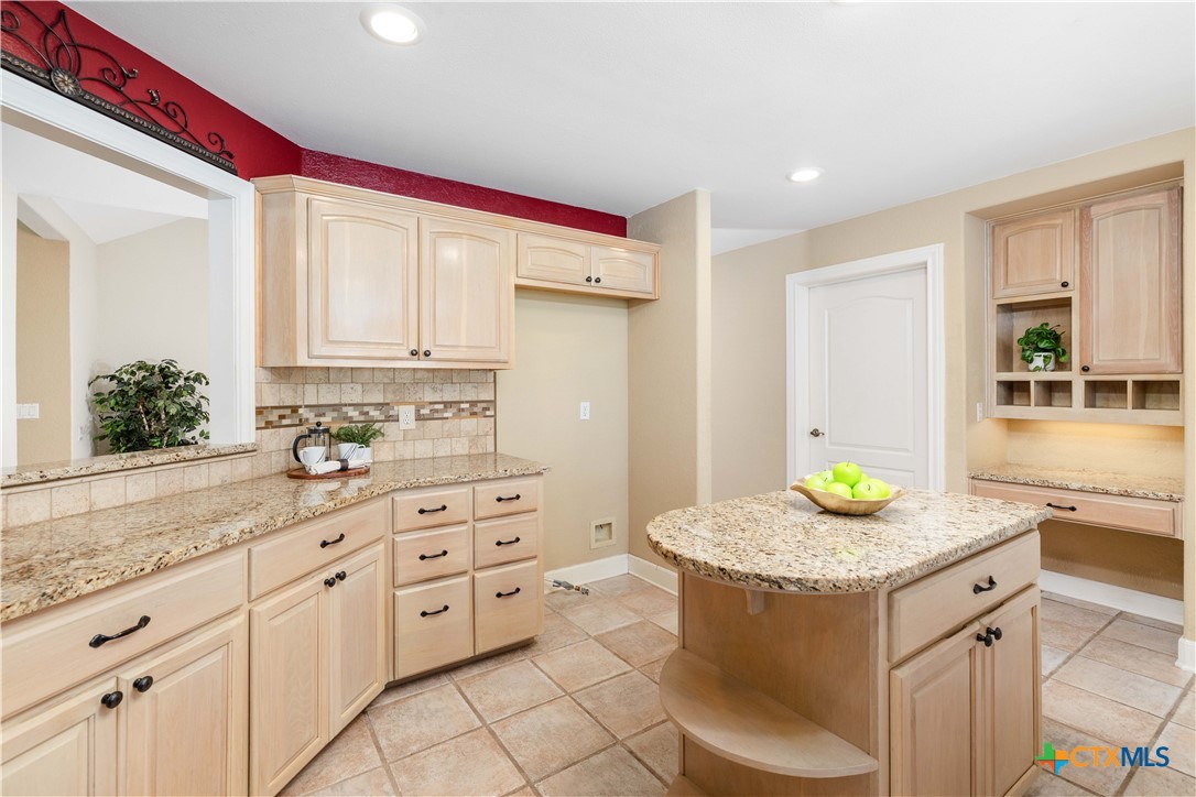 main property photo 10
