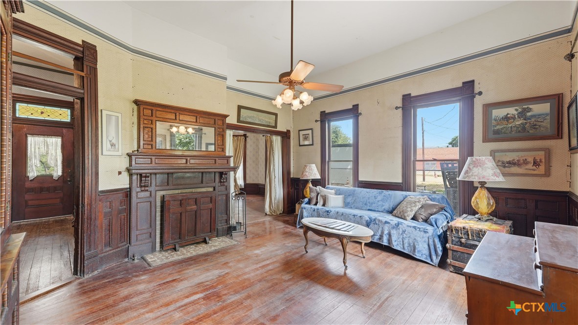 main property photo 11