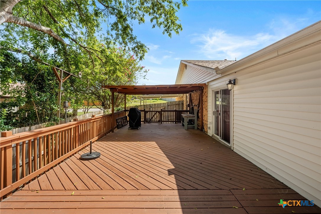 main property photo 10