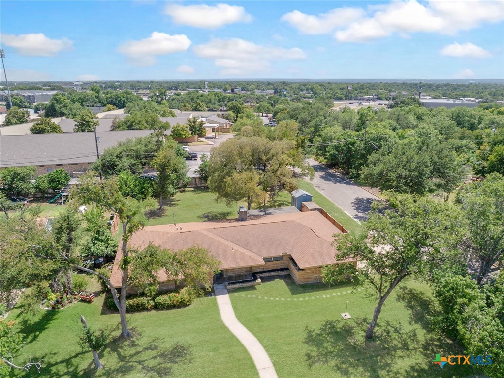 main property photo 28
