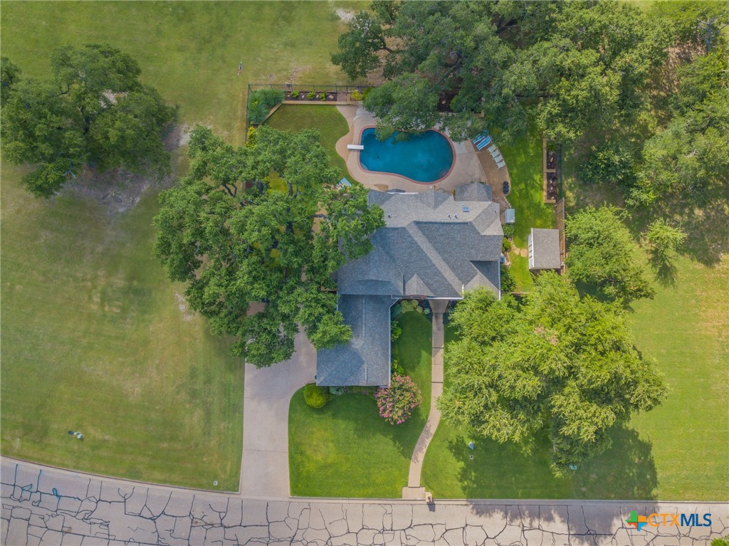 main property photo 41