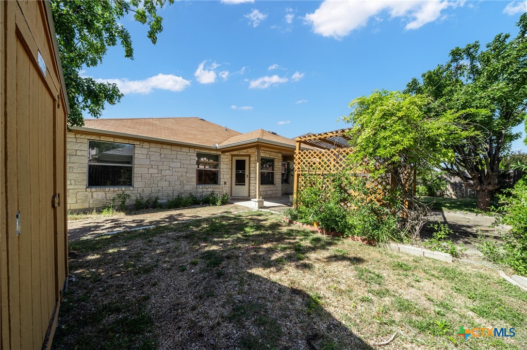 main property photo 37
