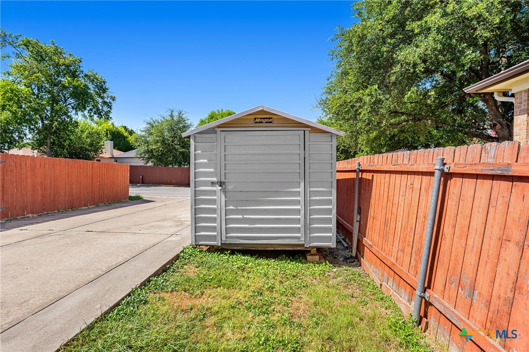 main property photo 23