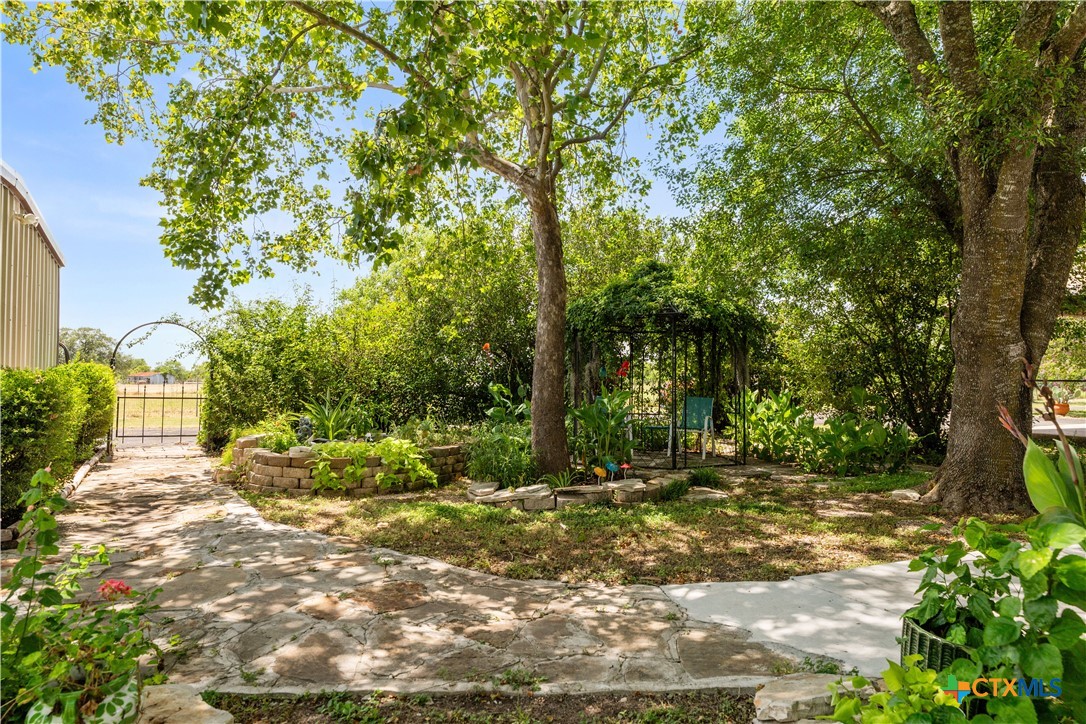 main property photo 40