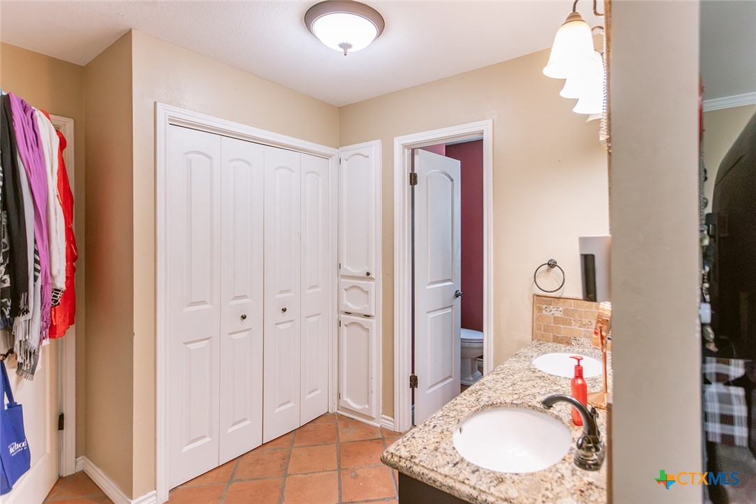 main property photo 19