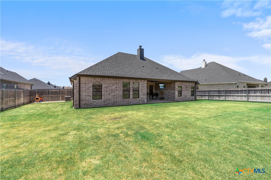main property photo 30