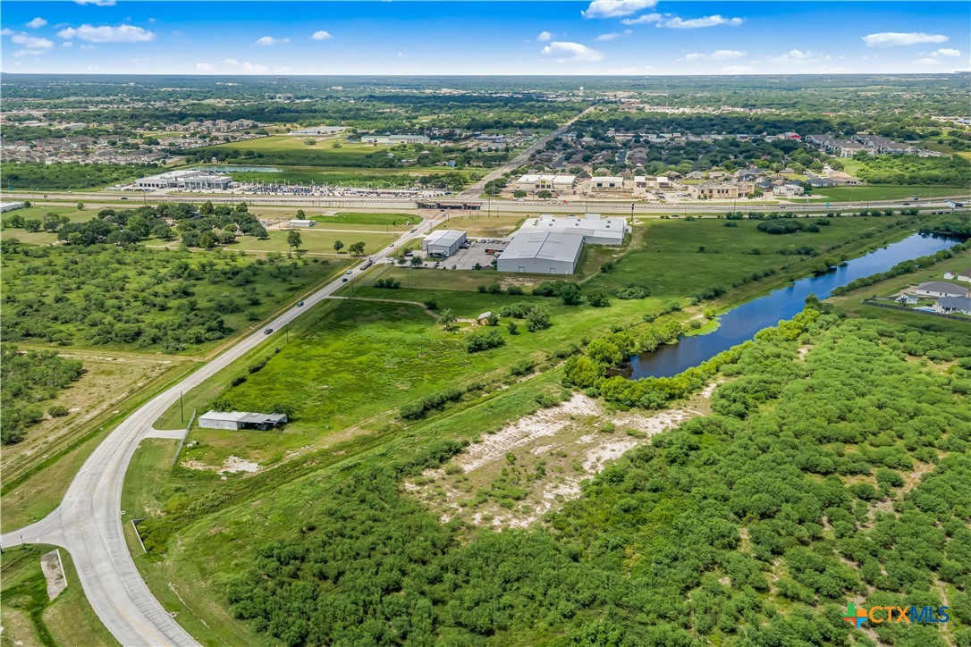main property photo 10