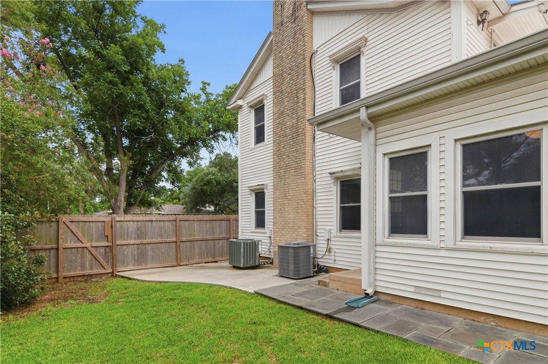 main property photo 28