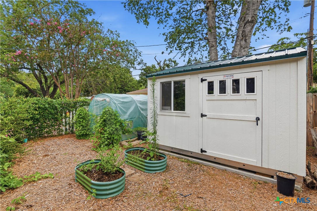 main property photo 35