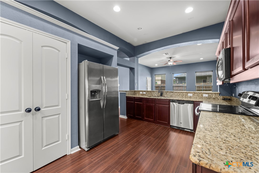 main property photo 9