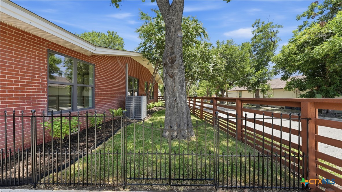 main property photo 44