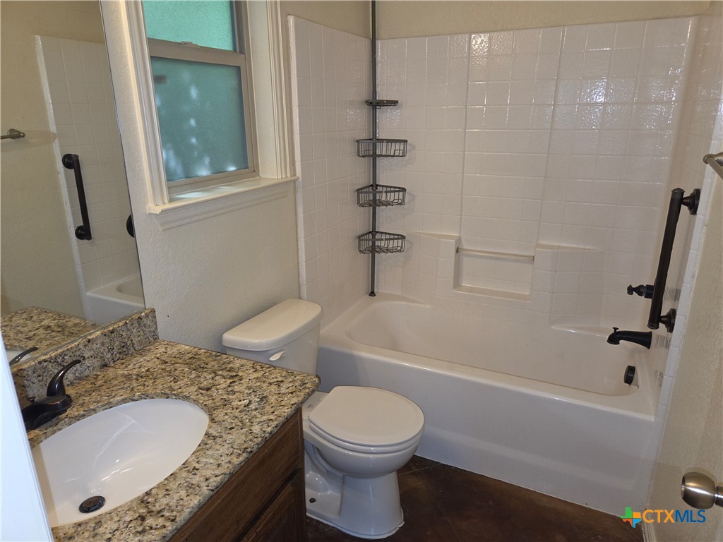 main property photo 7