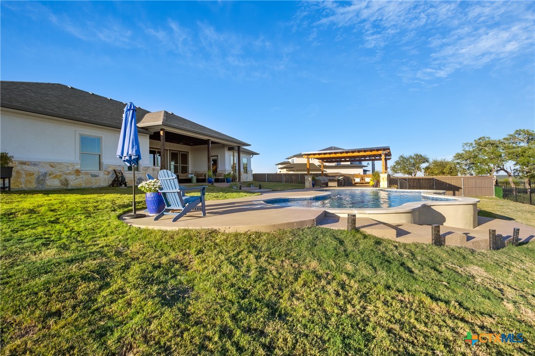 main property photo 41