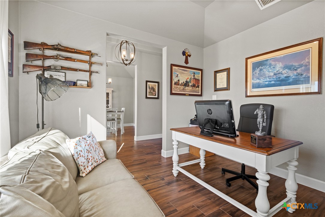 main property photo 7