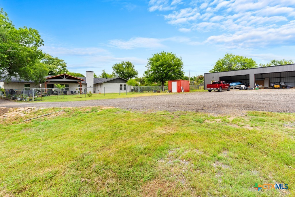 main property photo 40