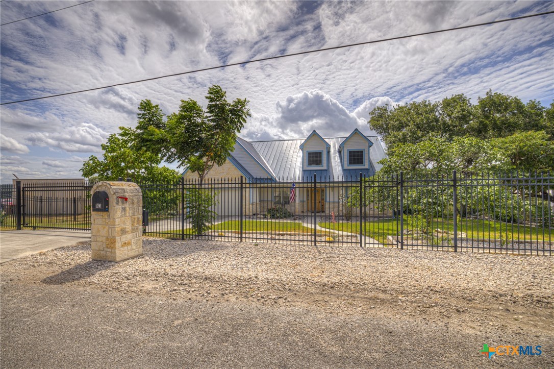 main property photo 3