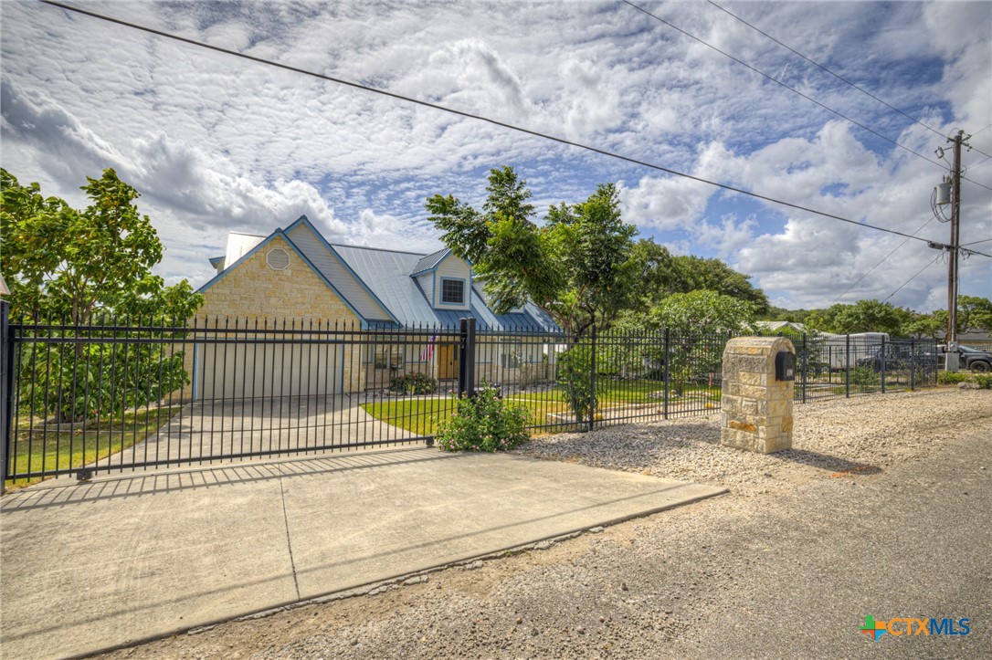 main property photo 4