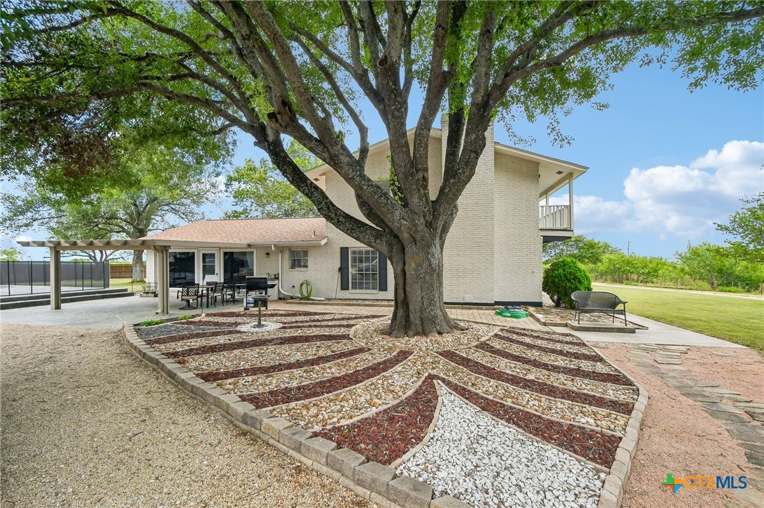 main property photo 40