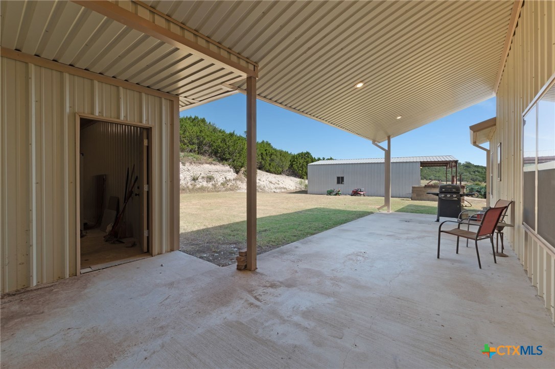 main property photo 29