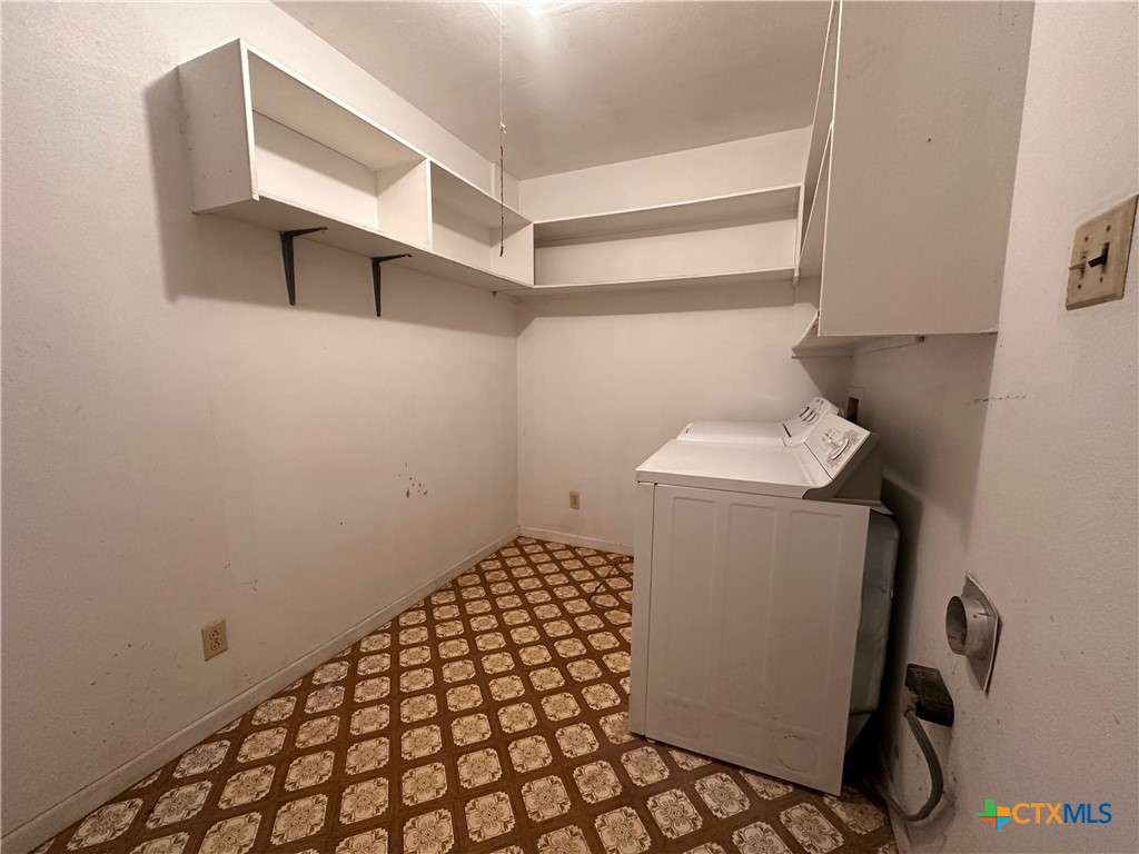 main property photo 11