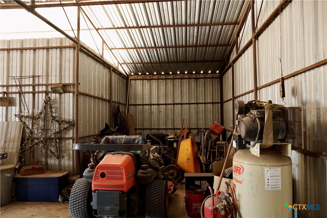 main property photo 11