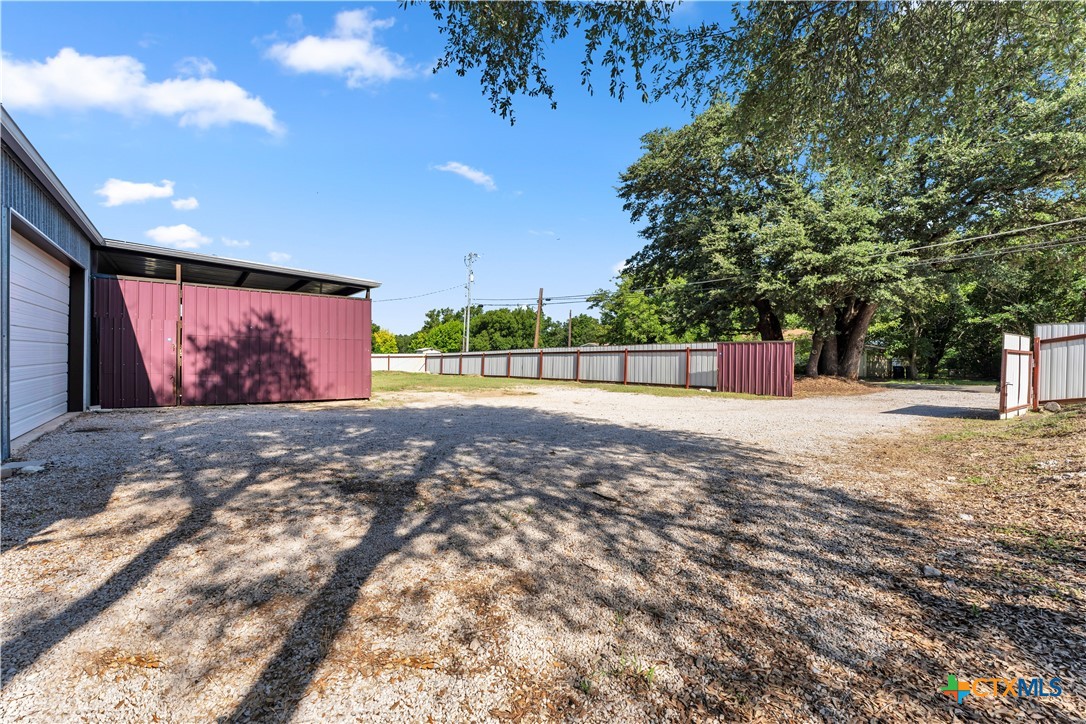 main property photo 34