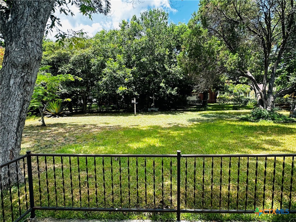 main property photo 18
