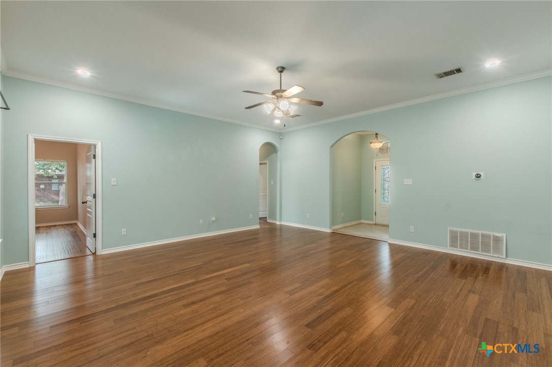 main property photo 4