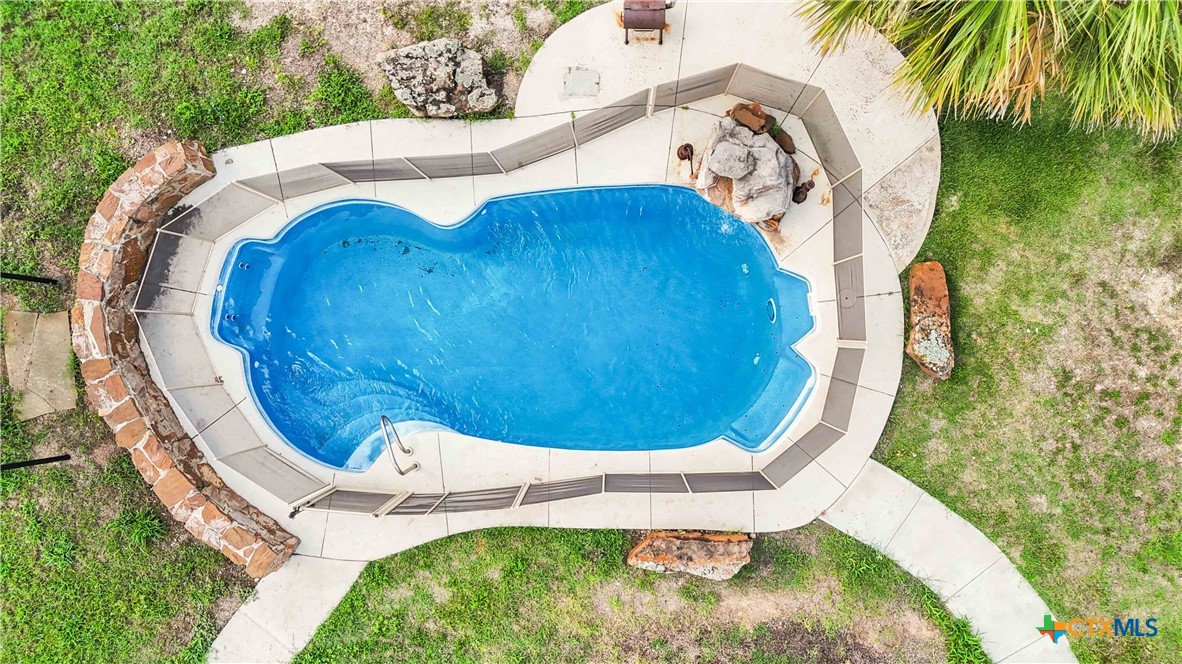 main property photo 8