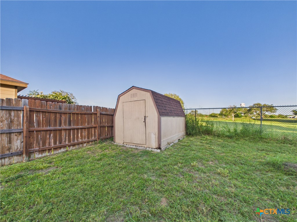 main property photo 31