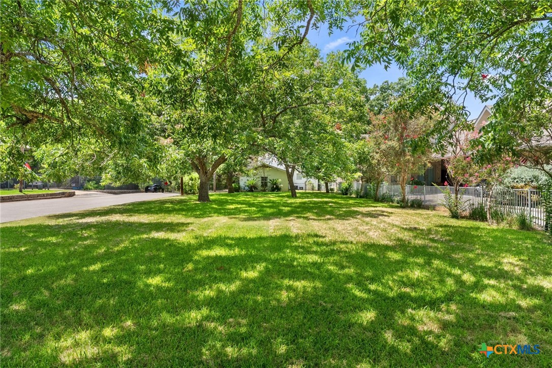 main property photo 19