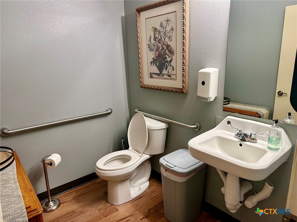 main property photo 5