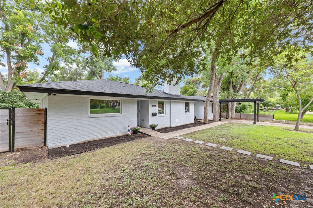 main property photo 3