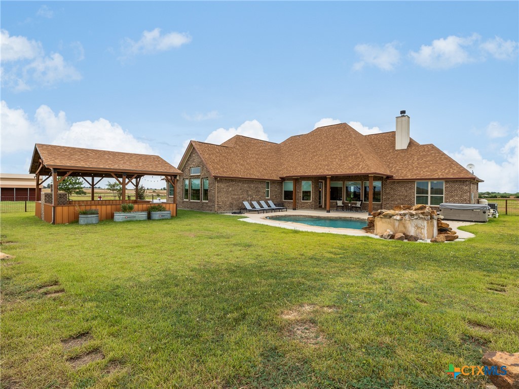 main property photo 30