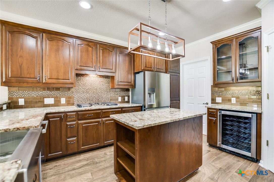 main property photo 13