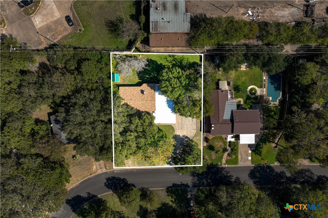 main property photo 9